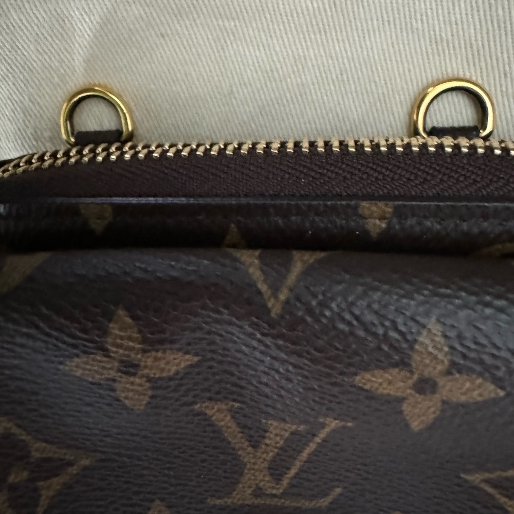 Reverse Monogram Vertical Wallet - on chain - Picture 14 of 14